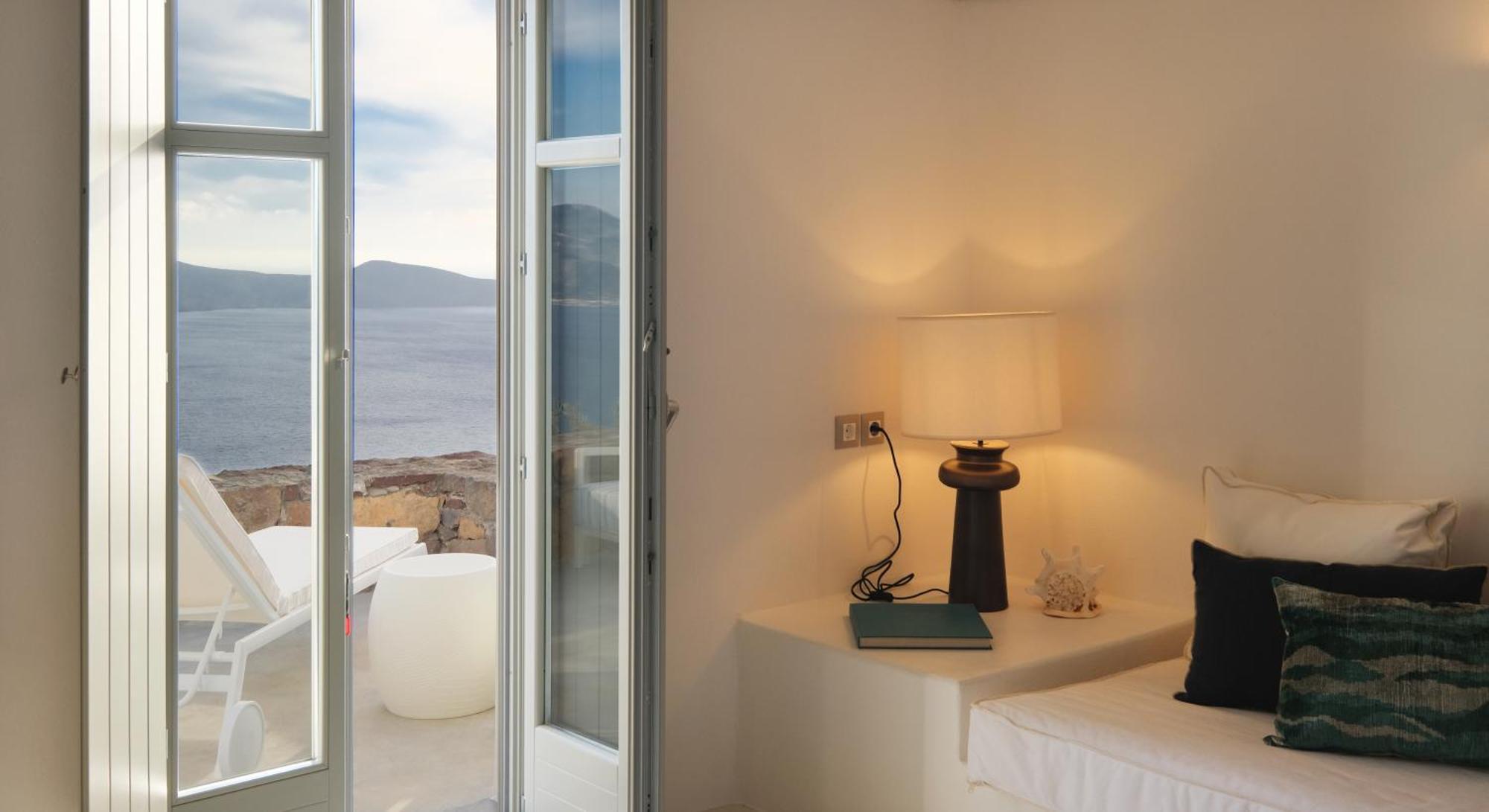 Odyssey Rock Milos Sunset Suites Plaka  Exterior foto