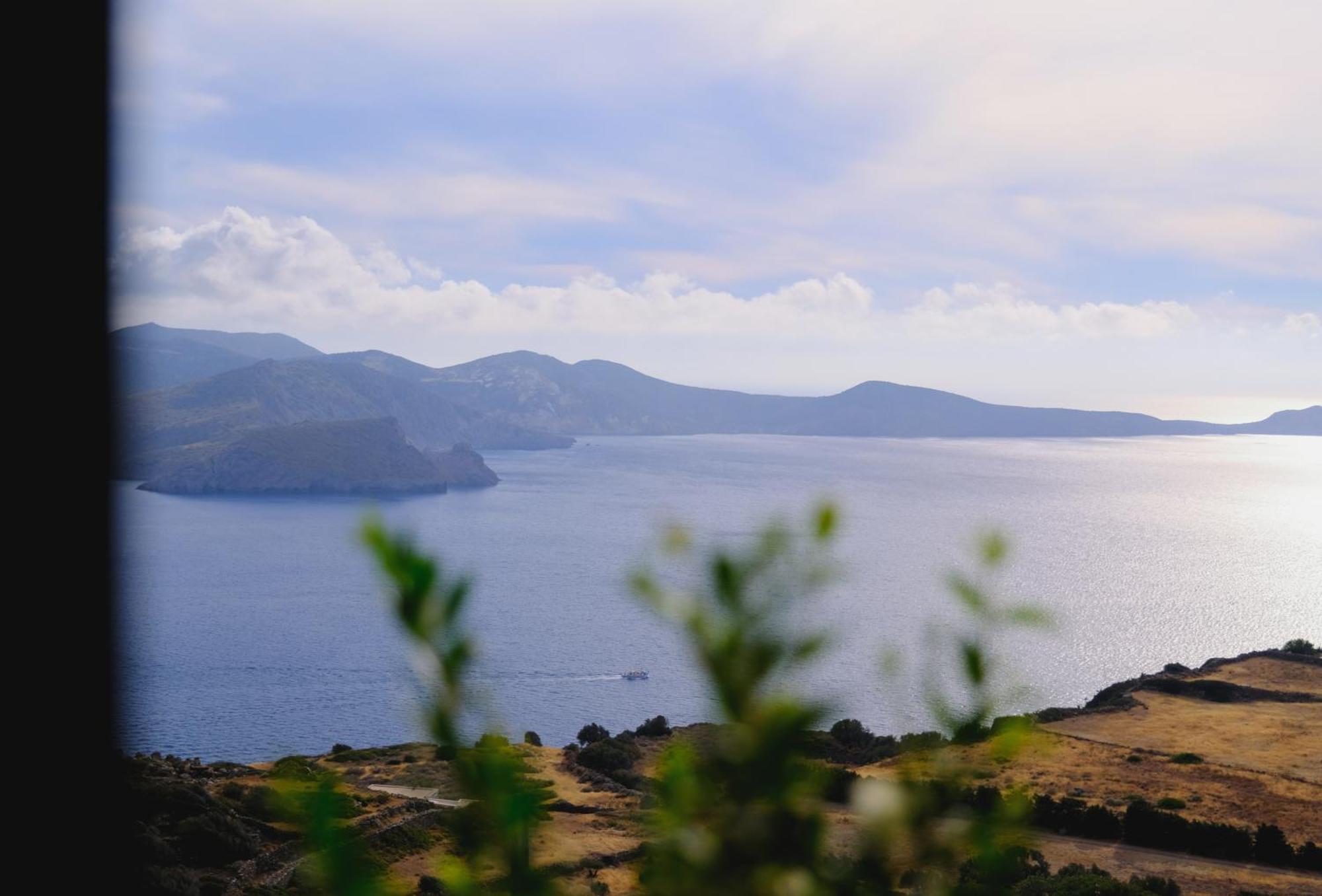 Odyssey Rock Milos Sunset Suites Plaka  Exterior foto